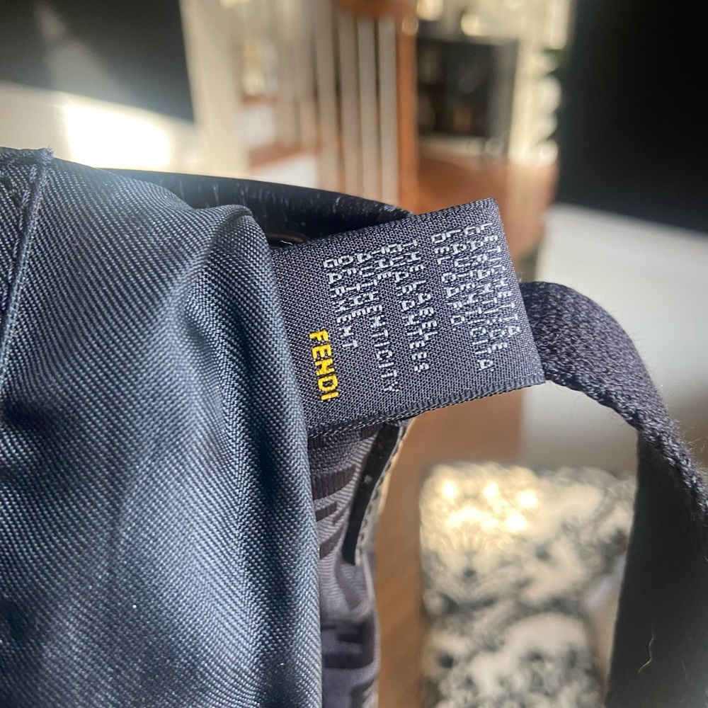 Fendi slim Crossbody - Picture 7 of 10